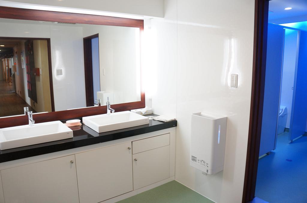 Capsule Hotel 310 Tokyo Exterior photo